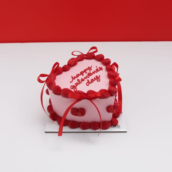 Bento Galentines Bow cake