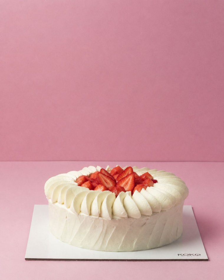 Raspberry Vanilla Roulade with Strawberry topping